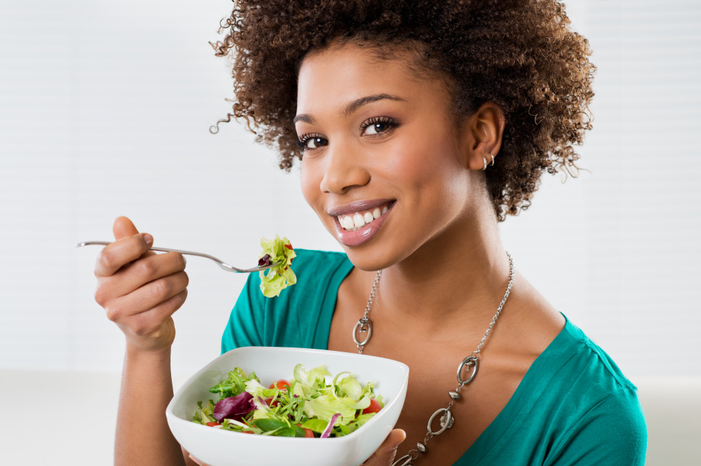 woman eating a balanced diet